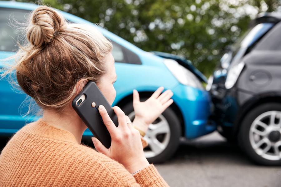 Dealing with Insurance Companies After a Car Accident: Dos and Don’ts